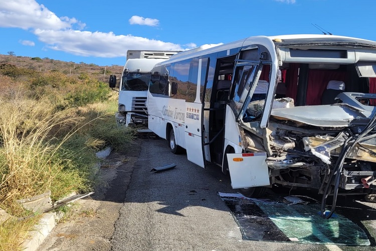 PMVG implanta novos abrigos de ônibus - Diário do Sudoeste da Bahia