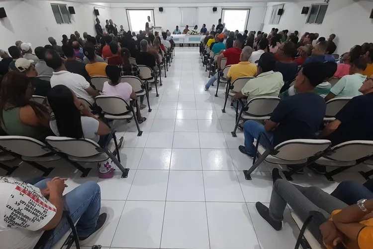 Brumado: Feirantes lotam audiência pública para debater reforma do Mercado Municipal