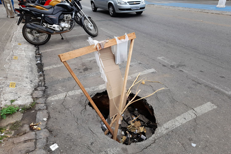 SMTT interdita vias e registra mais de 120 buracos após as chuvas em Brumado