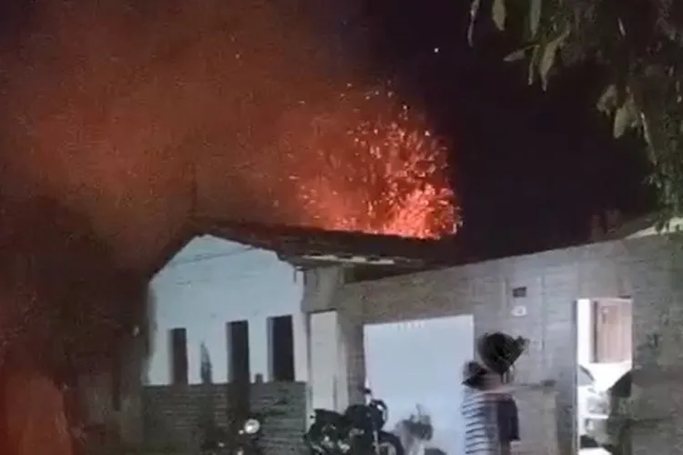 Brumado: Celular explode e causa incêndio em residência
