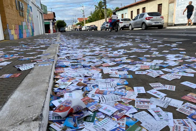 Eleições 2024: MPE punirá despejo de santinhos em vias públicas na região de Brumado