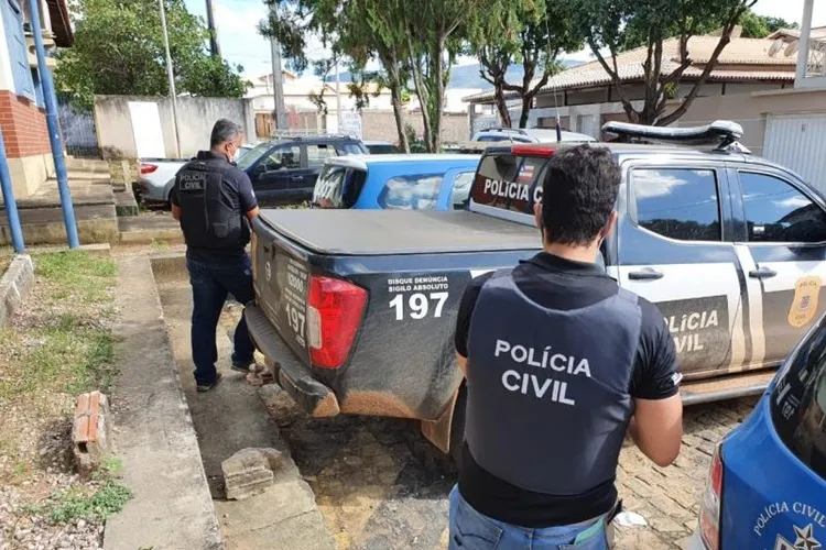 Polícia Civil prende 6 e apreende 100 pés de maconha na região de Brumado