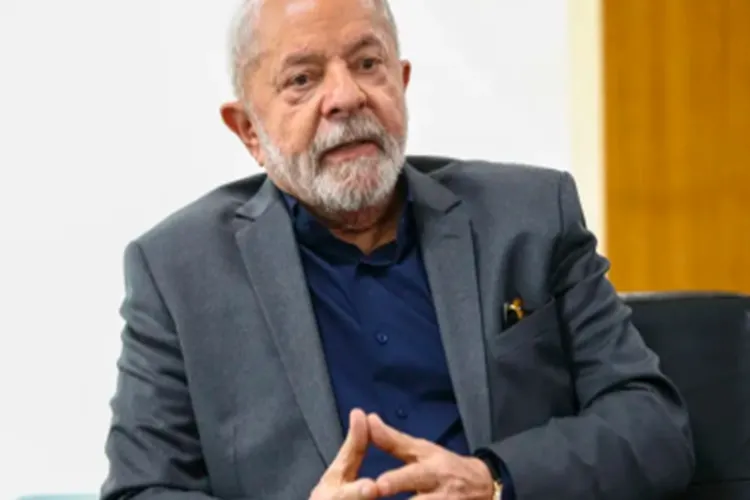 Lula diz a ministros que vai devolver relógio de R$ 60 mil ao TCU