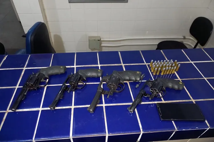 Homem invade Banco do Brasil, furta quatro armas e é preso em Brumado