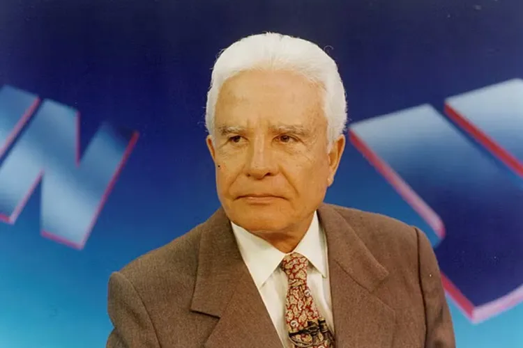 Morre Cid Moreira, dono de voz inconfundível e ícone do jornalismo, aos 97 anos