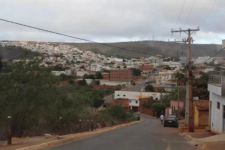 Homem de passagem por Caetité é vítima de tentativa de homicídio