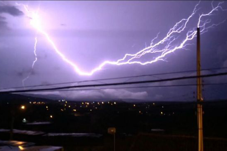 Chuva em Brumado: Inmet alerta risco de corte de energia, alagamentos e descargas elétricas