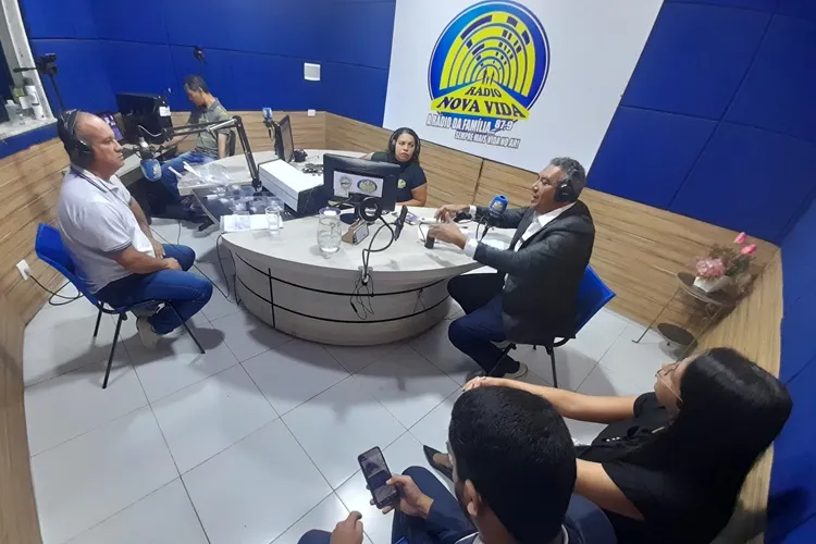 Brumado: Nova Vida FM encerra entrevistas com prefeituráveis e já articula o debate