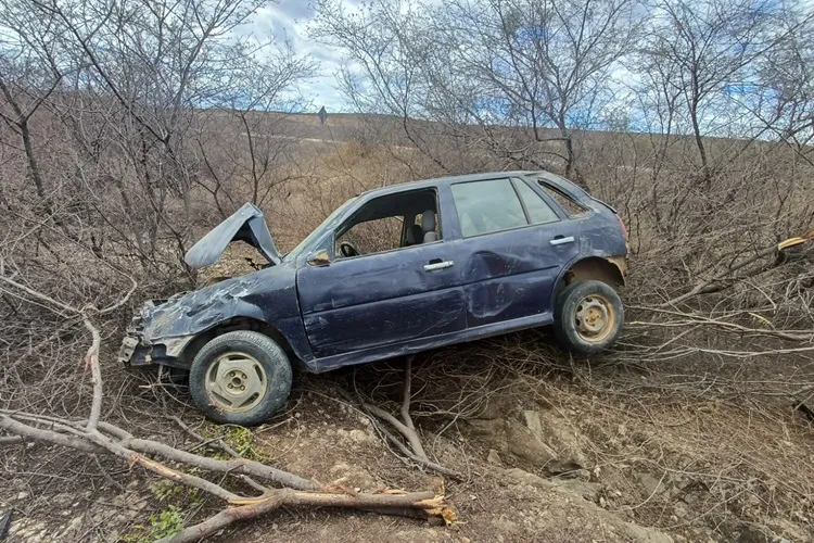 Homem de 36 anos morre após capotar veículo na BA-262, entre Aracatu e Brumado