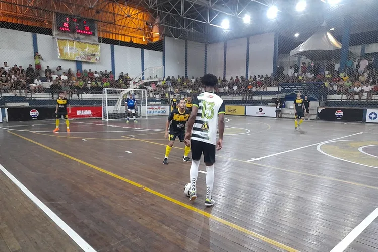 Brumado: Laricas e União saem na frente nas semifinais da Copa dos Campeões de Futsal