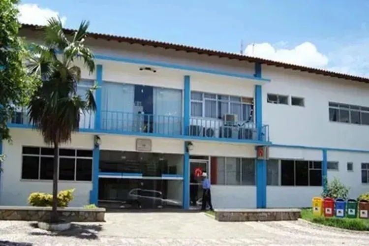 Secretaria de Educação abre 80 vagas para monitores escolares em Brumado