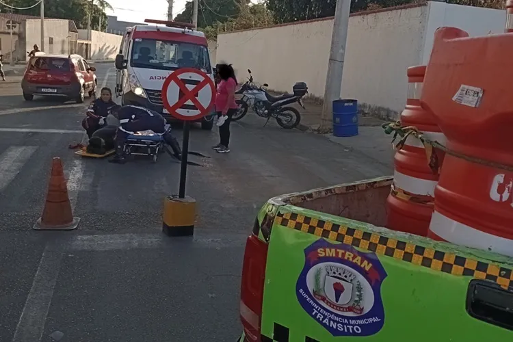 Motociclista fica ferida após cair em buraco sem sinalização em Guanambi