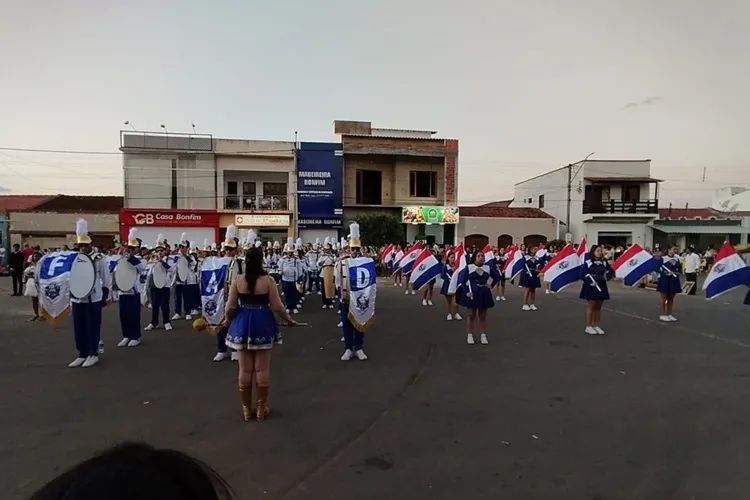 Desfile Cívico celebra a Independência com foco na sustentabilidade em Rio de Contas