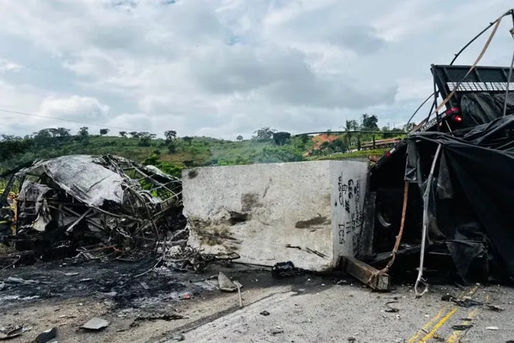 Ônibus envolvido em acidente com 38 mortos faria parada em Vitória da Conquista