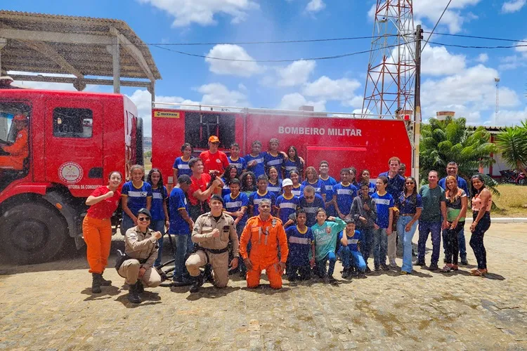 79ª CIPM promove visita de estudantes ao Corpo de Bombeiros de Vitória da Conquista