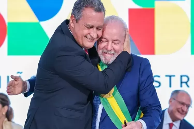 'É a minha Dilma de calças', declara Lula sobre Rui Costa