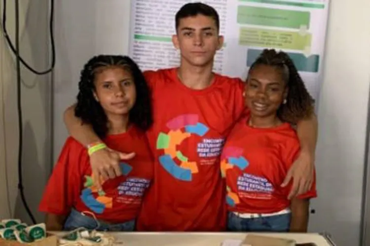 Candiba: Estudantes produzem creme dental orgânico com componentes da caatinga