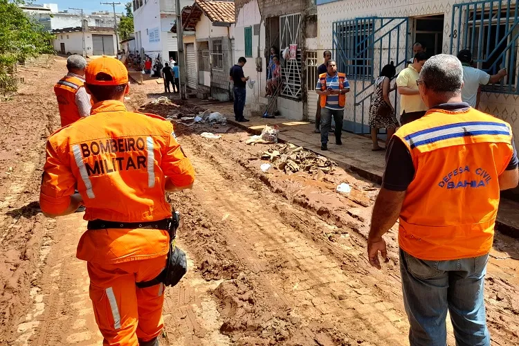 Prefeitura anuncia entrega de itens para auxílio às famílias atingidas pela chuva em Brumado