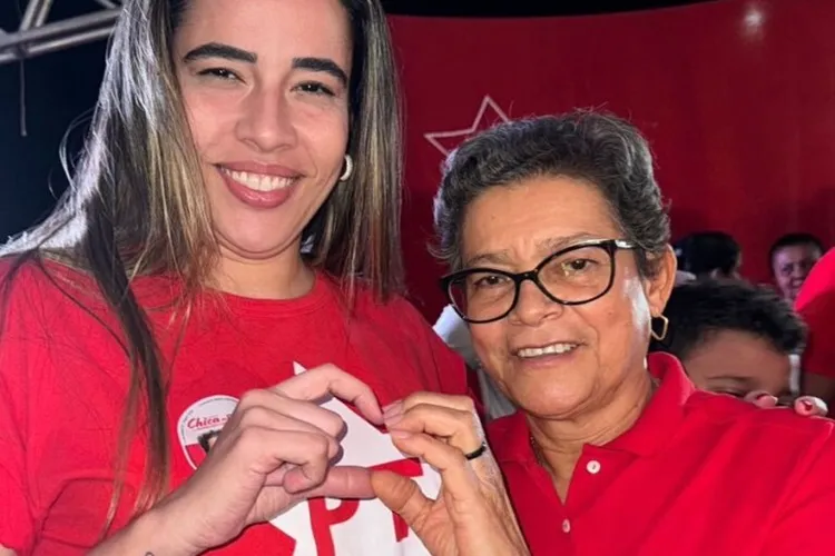 Naiara Dias abandona candidatura e apoia reeleição de Chica do PT em Carinhanha