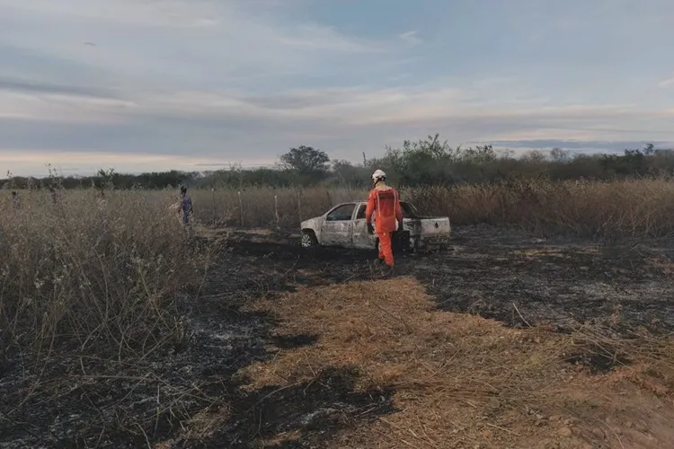 20º BBM debela incêndio em área de vegetação de fazenda em Bom Jesus da Lapa
