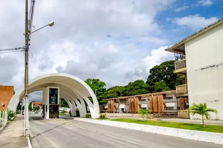 Aluno é estuprado dentro de banheiro em universidade federal