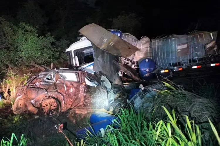 Primeira-dama e vereador eleito morrem em acidente de carro em Minas Gerais