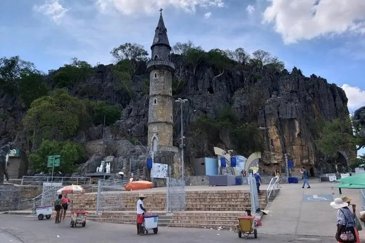 Bom Jesus da Lapa deve receber 1 milhão de fiéis durante romaria deste ano