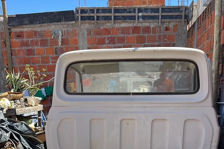 17º BPM descobre oficina que funcionava como desmanche de veículos em Guanambi