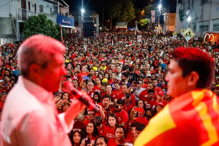 Brumado: Guilherme Bonfim realiza caminhada histórica ao lado de Jerônimo Rodrigues