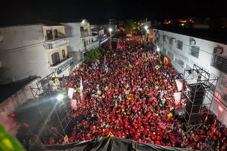 Brumado: Guilherme Bonfim realiza caminhada histórica ao lado de Jerônimo Rodrigues