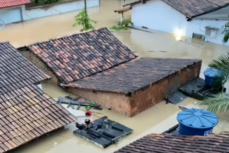 Governo da Bahia decreta situação de emergência em 24 municípios atingidos pelas chuvas