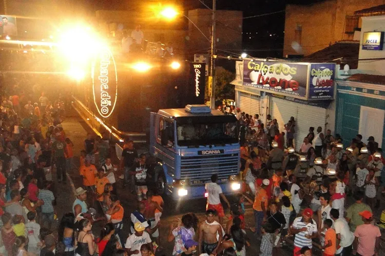 Brumado não realizará Carnaval 2025; prefeitura organiza aniversário e festejos juninos