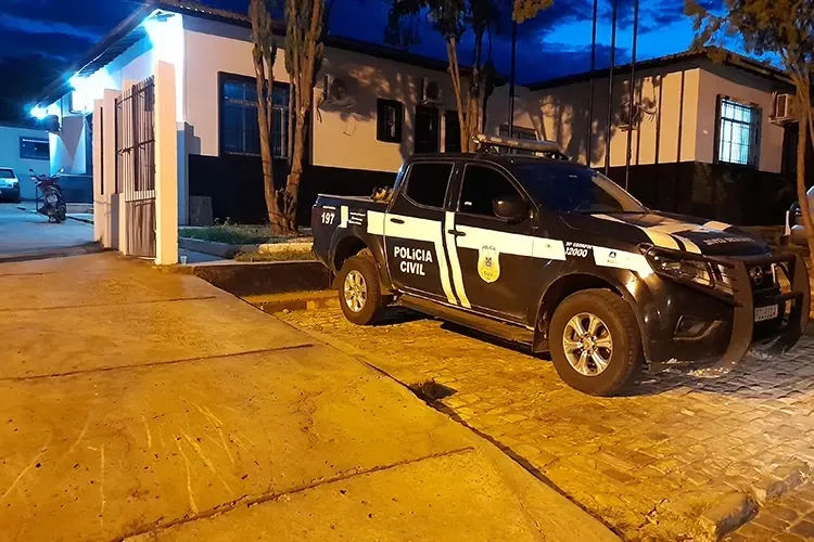 Jovem de 19 anos é preso após agredir a mãe adotiva em Brumado