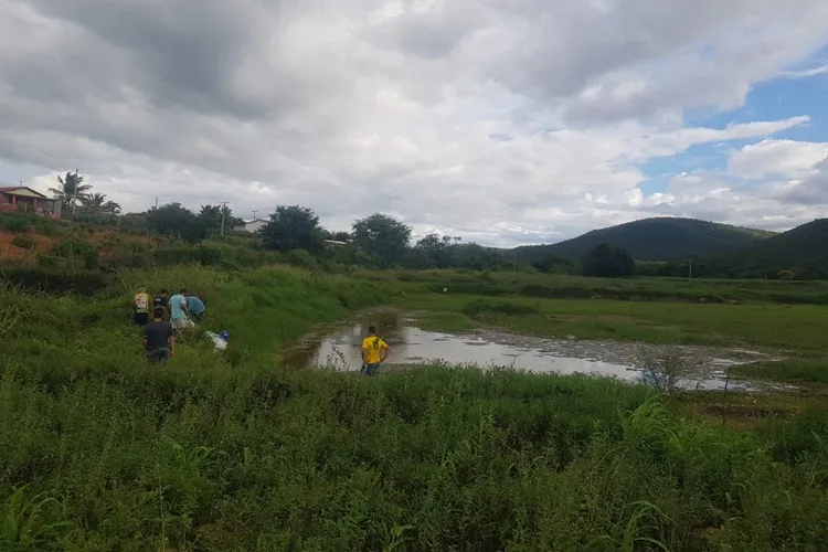 Escola de Aracatu inicia projeto de repovoamento das lagoas com alevinos