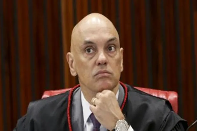 Alexandre de Moraes usou TSE para investigar aliados de Jair Bolsonaro no STF