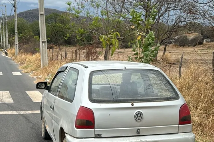 Homem tem veículo furtado em frente à sua residência em Guanambi