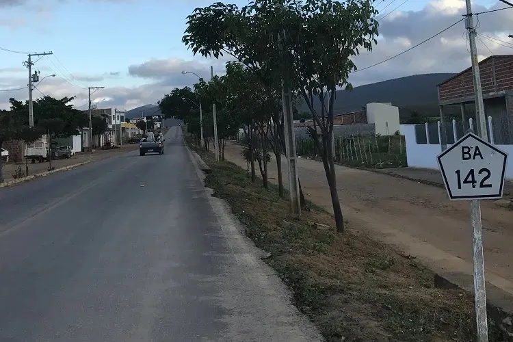 24º BPM recupera caminhão carregado com óleo de soja na cidade de Ituaçu