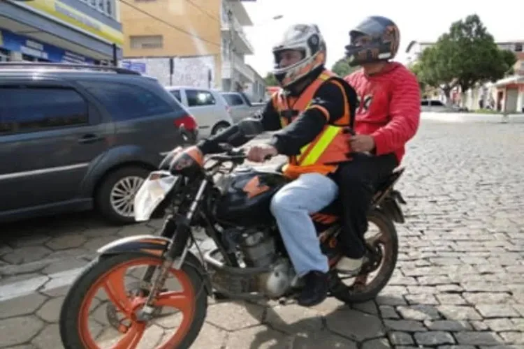 Associação Guanambiense de Mototáxi defende serviço regulamentado na cidade