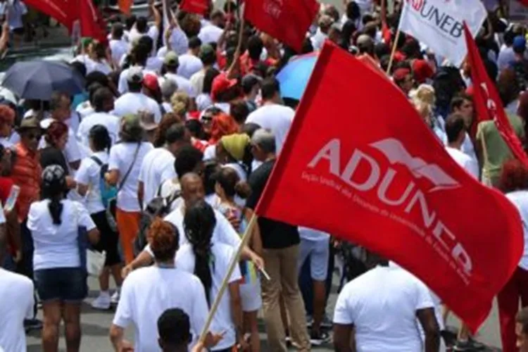 Professores da Uneb fazem mobilizações nesta quarta-feira (09) em Salvador