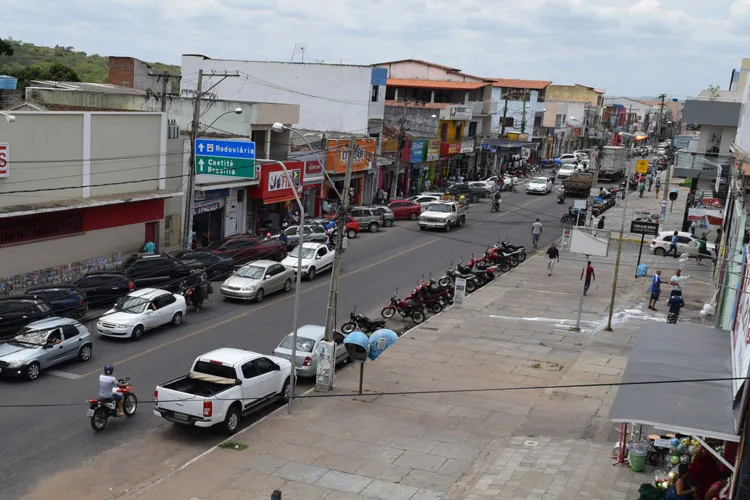 Quadrilha aterroriza idosos com furtos ousados no centro de Brumado