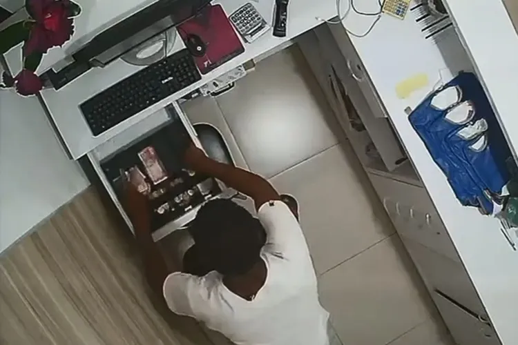 Vídeo: Operação Comércio Mais Seguro prende acusado de roubar loja em Guanambi