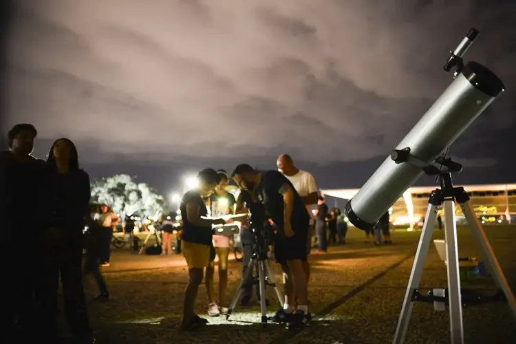 Cometa que passará perto da Terra poderá ser visto no Brasil