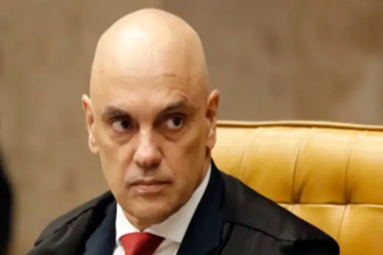 Alexandre de Moraes prorroga inquérito das fake news por mais 180 dias