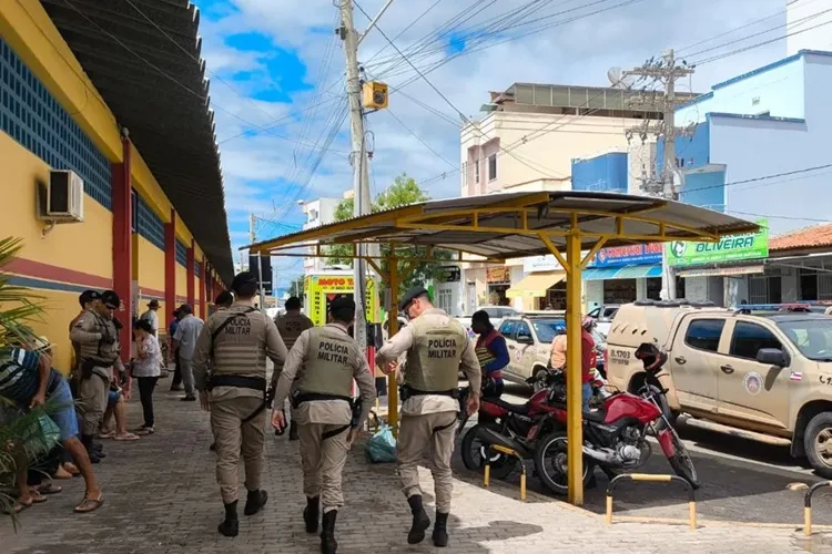 Operação Comércio Mais Seguro intensifica ações do 17º BPM em Guanambi