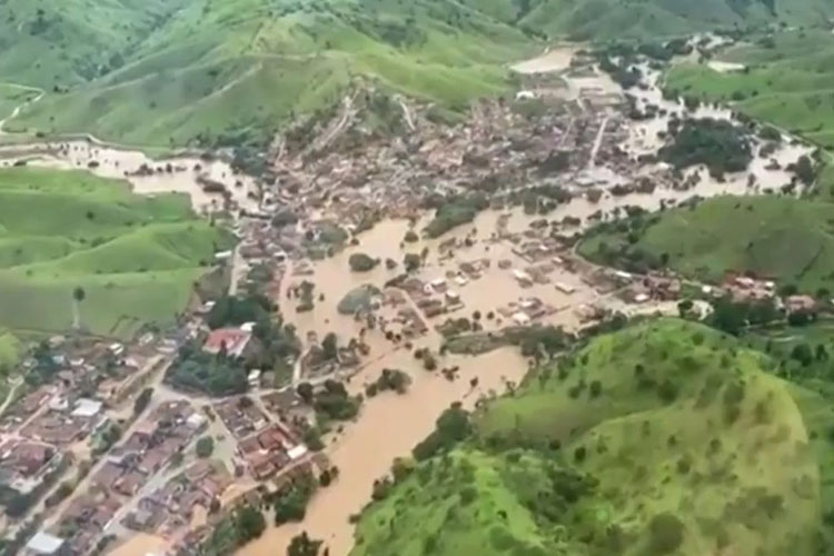 Temporais no sul da Bahia afetam 70 mil e deixam 3,7 mil desabrigados