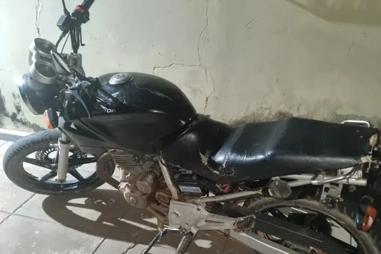 PM apreende motocicleta com adulteração de sinal identificador em Boquira