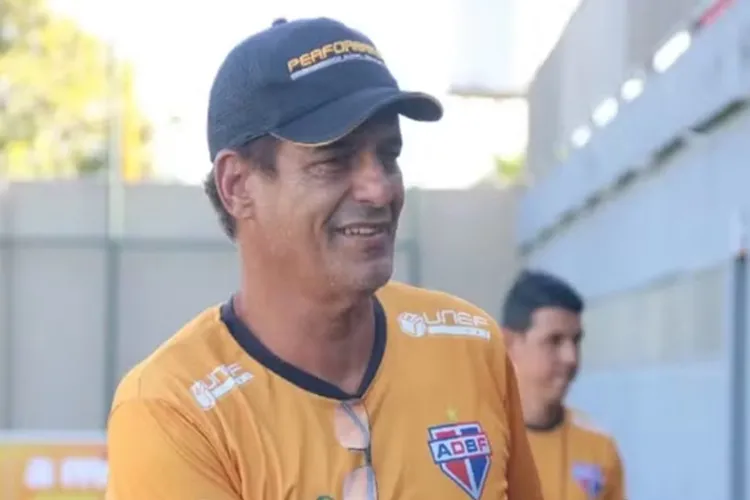 Morre ex-técnico de futebol Quintino Barbosa após complicações em cirurgia
