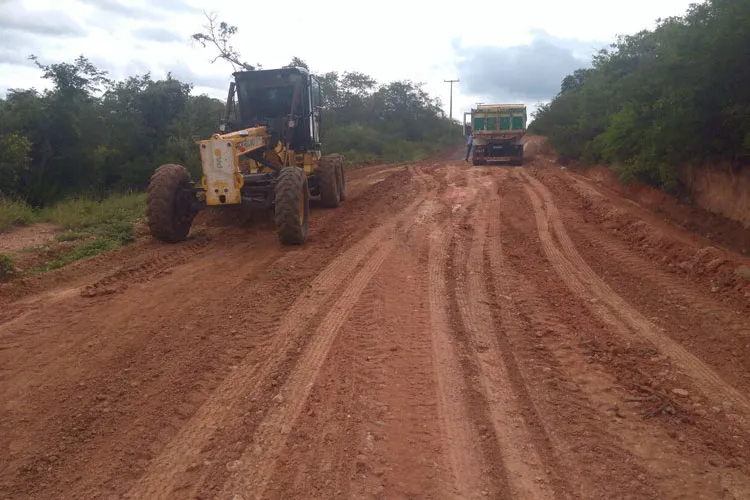 Prefeitura inicia patrolamento das estradas vicinais em Brumado