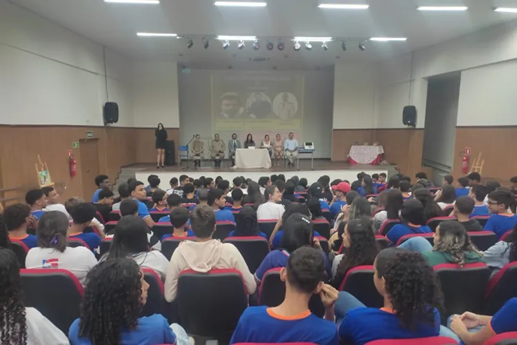 Evento sobre importância do processo eleitoral é promovido em escola de Ituaçu