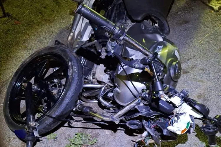 Colisão entre motocicleta e trator deixa jovem gravemente ferido em Guanambi